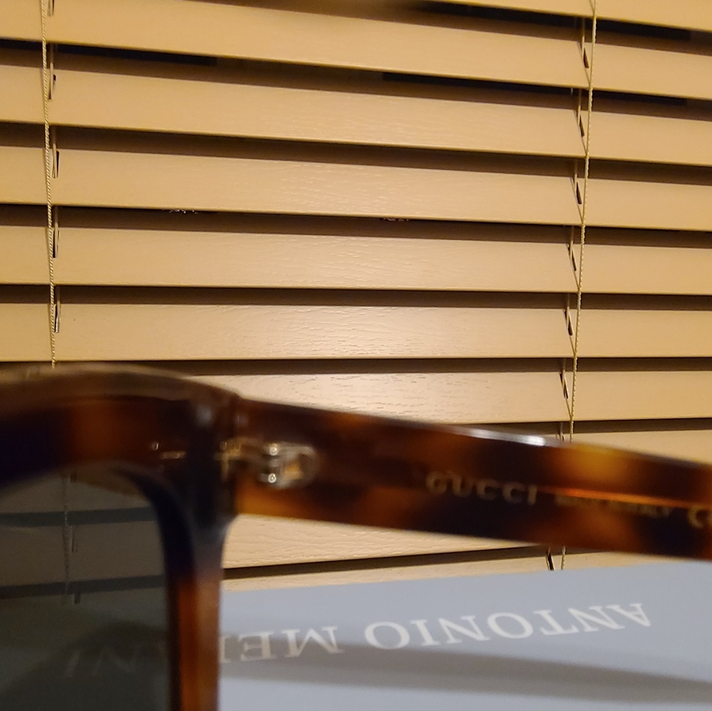 Gucci Dark Brown Tortoise Sunglasses - Picture 4 of 7